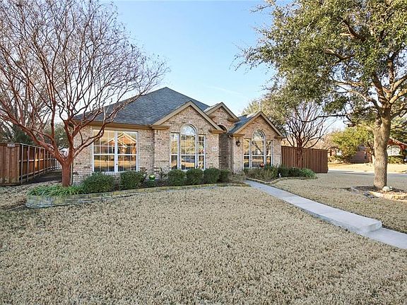 2nd image of 2520 Deer Horn Dr