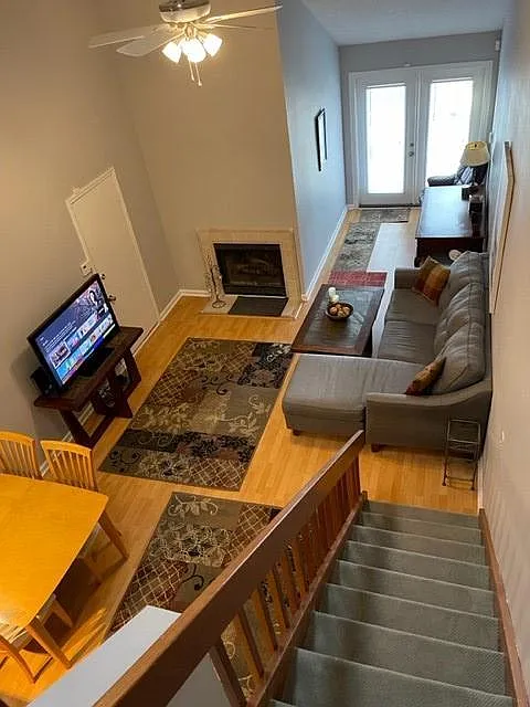 2 bed, 862 sqft, $1,675 — Photo 3
