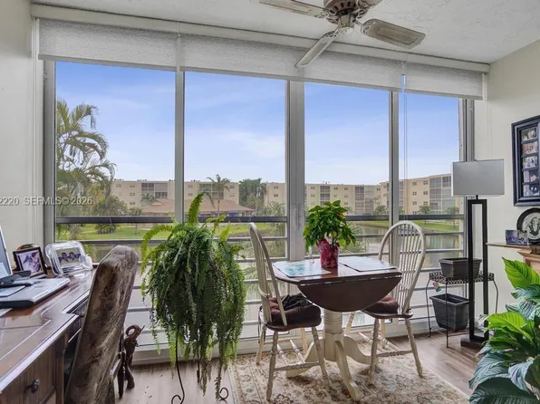 415 SE 11th Ter APT 207, Dania, FL 33004