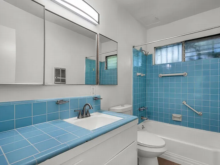 4926 August St #6 — Photo 10