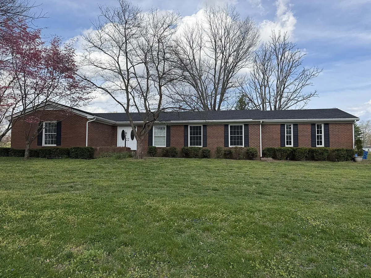 Building Photo - 110 Pineur Rd