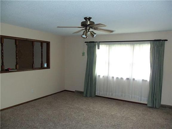 2nd image of 120 Fairlane St