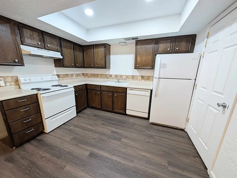 3827 N Harvard Ave — Photo 4