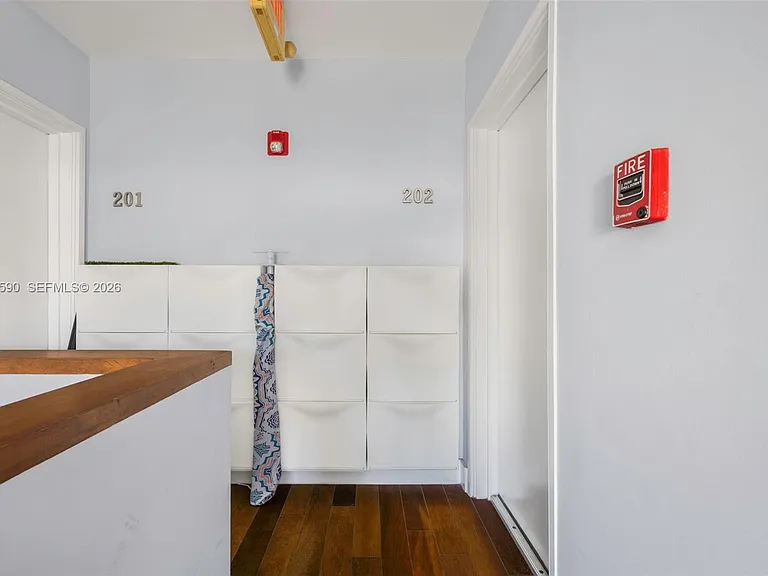 741 6th St #202 — Photo 14