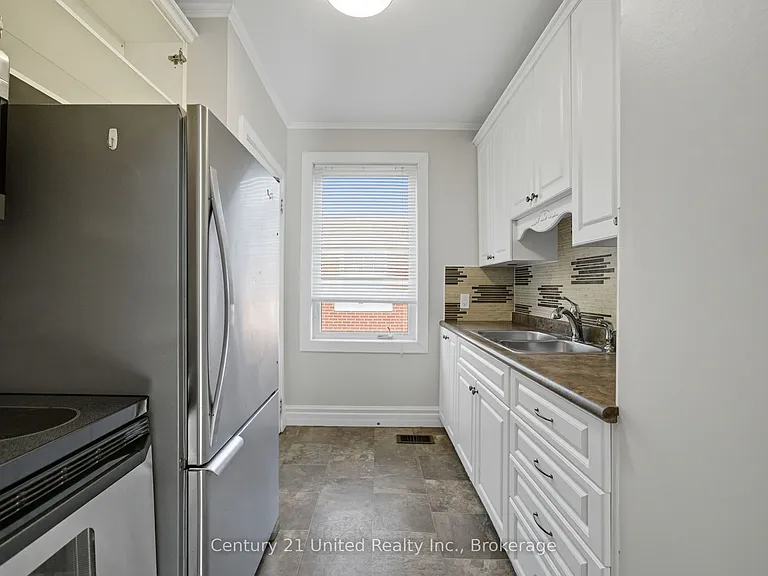 559 Hamilton St — Photo 10