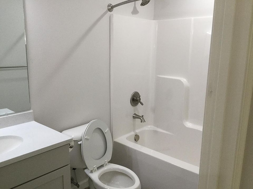 1st image of 411 N Main St #101