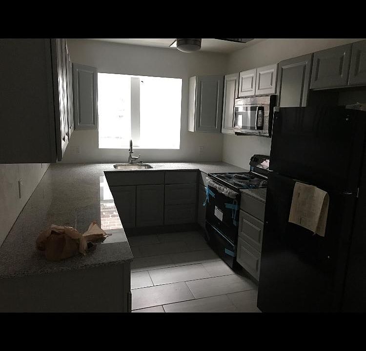2nd image of 4044 W Belle Pl
