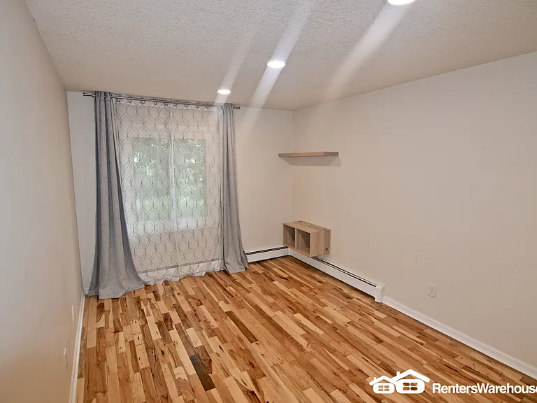 4201 Lakeside Ave N #111 — Photo 9