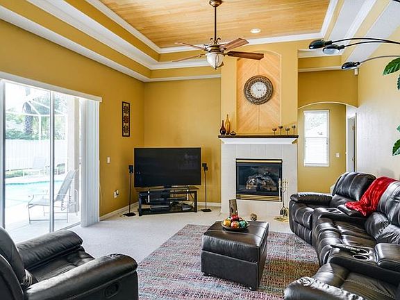 5th image of 10127 Londonshire Ln
