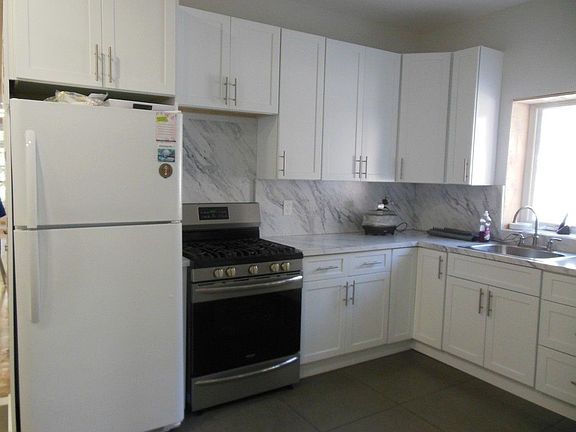 4th image of 934 44th St #2