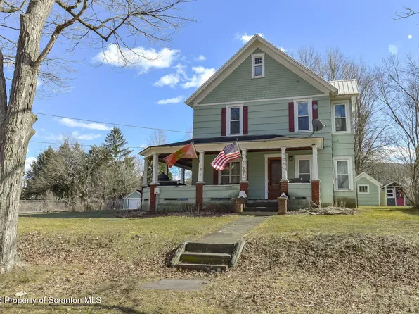 30 Oak St, Nicholson, PA 18446