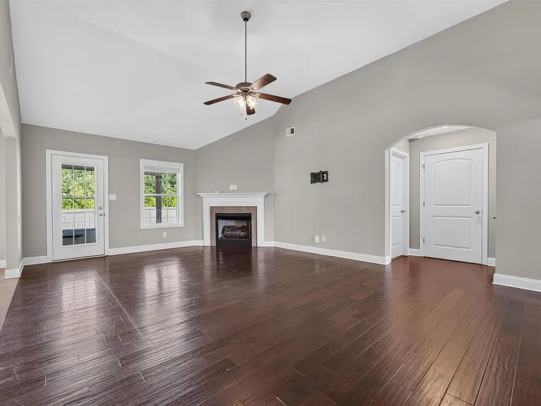 620 Hollow Crst — Photo 8
