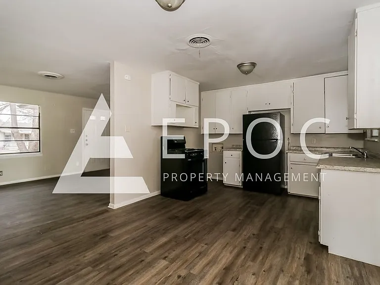 1412 Alta Mira Dr — Photo 3