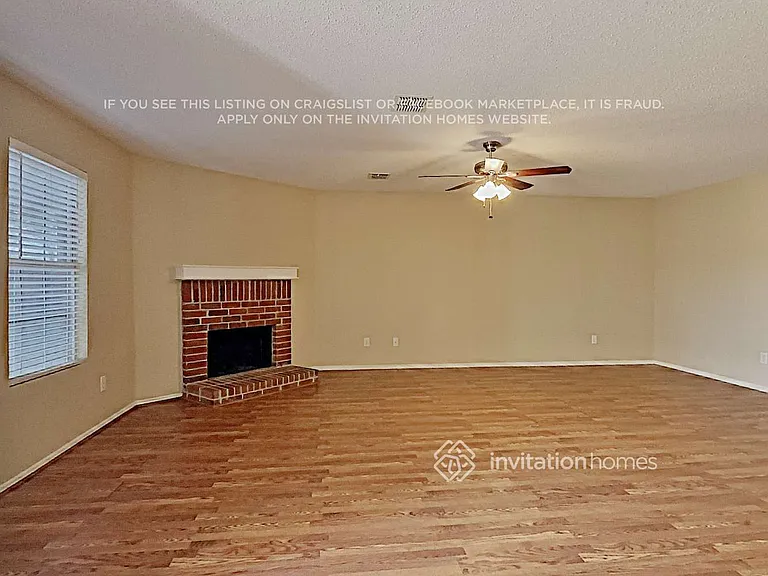 1537 Englewood Dr — Photo 5