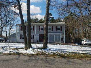 336 Phyllis Dr, Patchogue, NY 11772