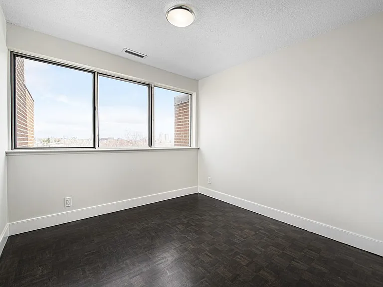 7230 Darcel Ave #365 — Photo 20