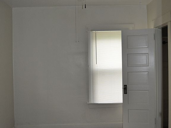 4th image of 164 N Garland Ave