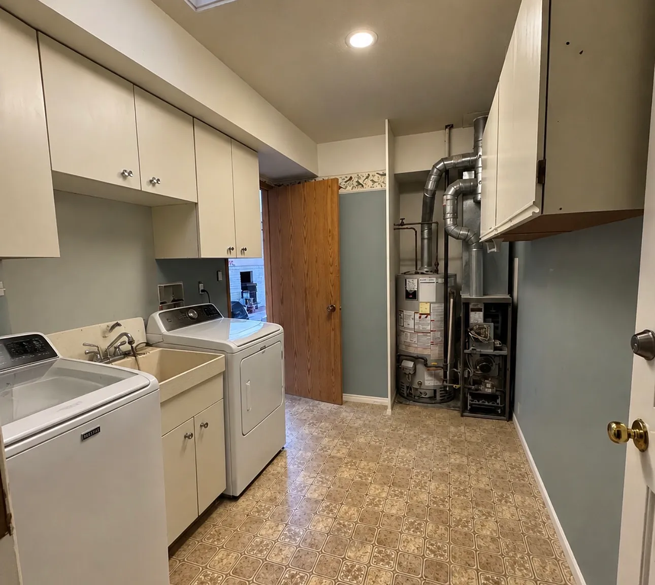 3 bed, 1500 sqft, $5,000 — Photo 3