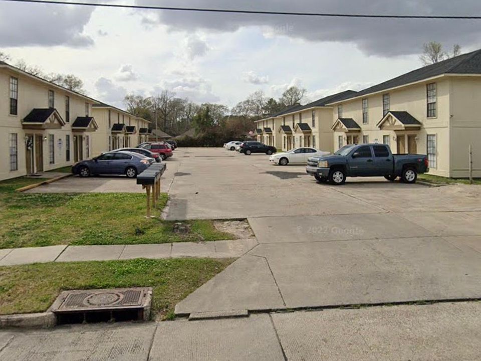 2nd image of 3325 Monterrey Dr #801
