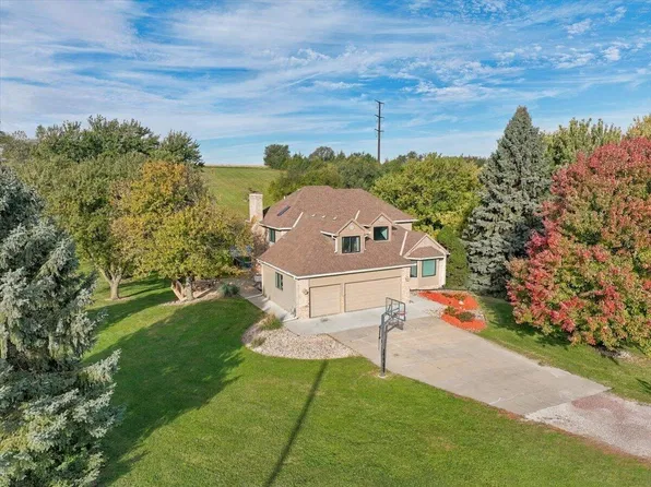13290 Bluebird Ln, Council Bluffs, IA 51503