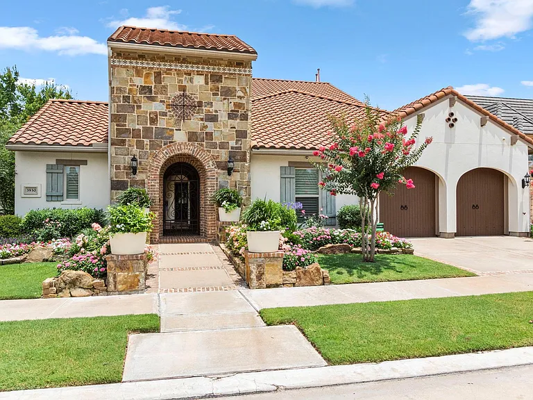3930 Sundance Hill Ln — Photo 3