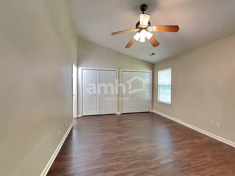 555 Whistling Swan Dr — Photo 9