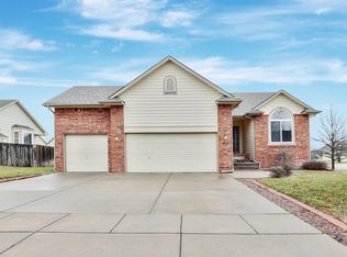 1433 S Shiloh Ct, Wichita, KS 67207