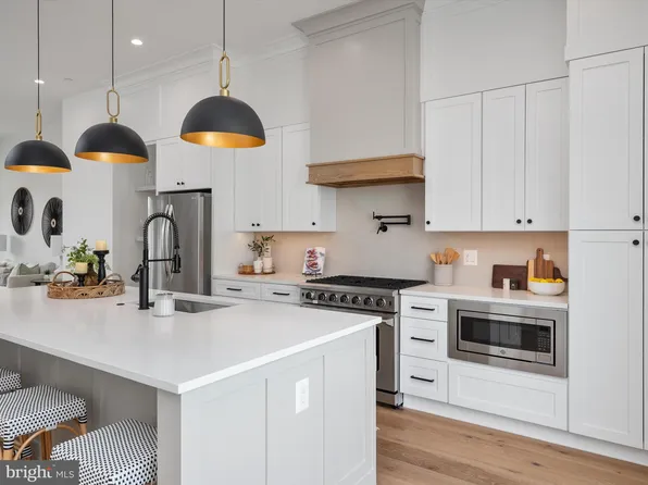 4008 Gallatin St, Hyattsville, MD 20781