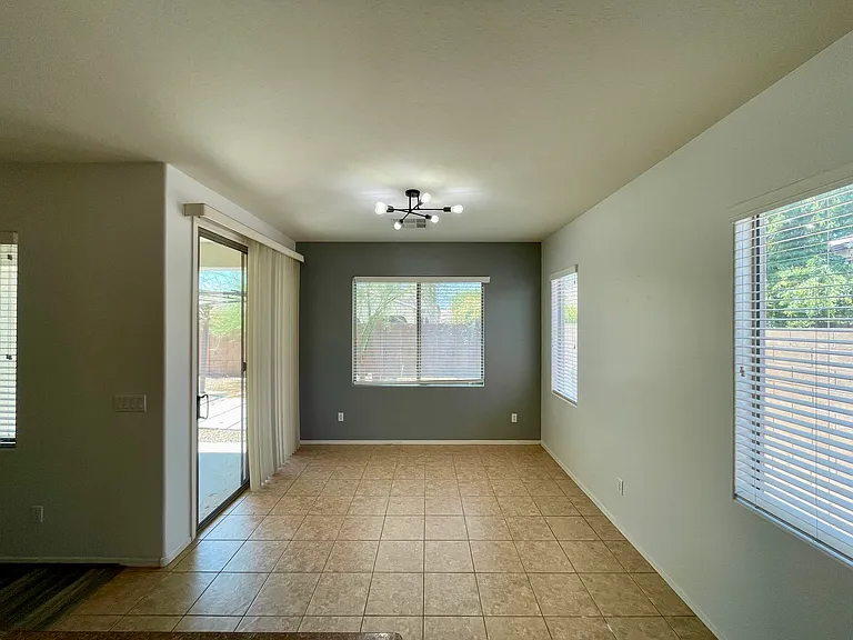 17027 W Hammond St — Photo 11