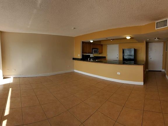 3rd image of 7135 Collins Ave APT 933