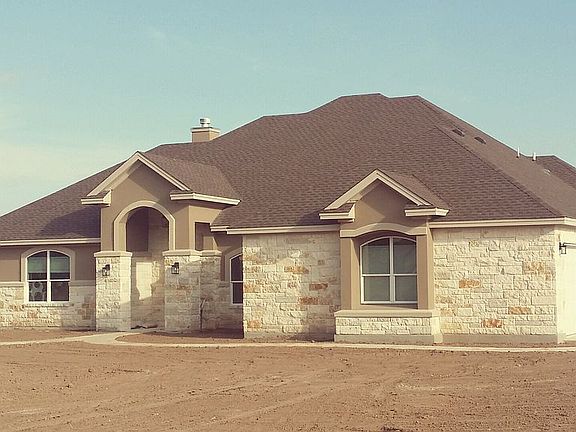 3rd image of 402 W Majestic Oak Ln