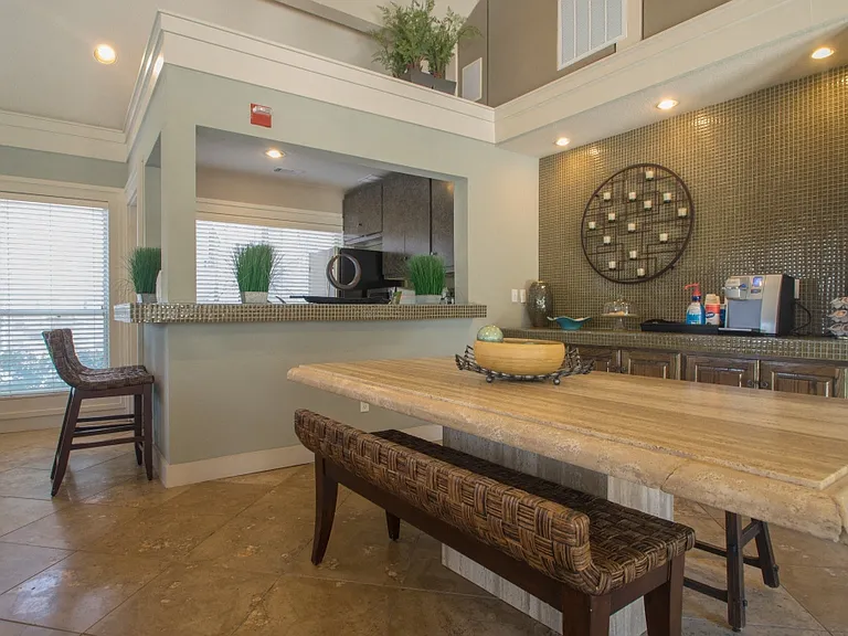 Woodchase Apartments — Photo 6