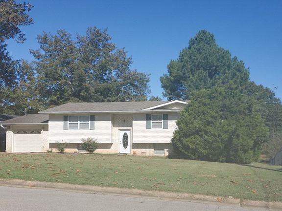 2nd image of 2641 Crestwood Dr