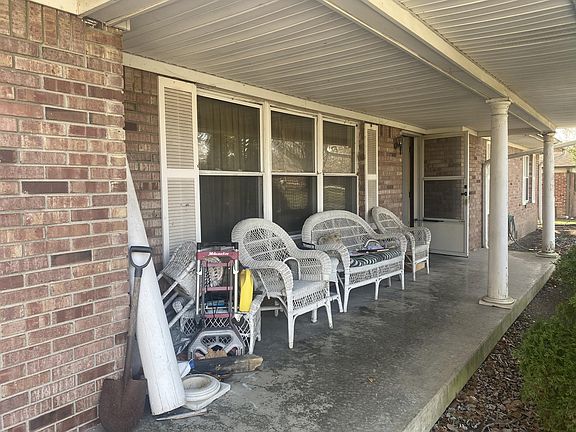 2nd image of 415 E Hill Valley Dr