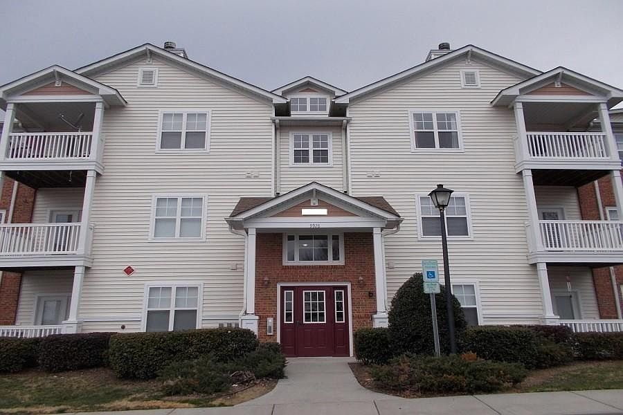 1st image of 9944 Hyde Glen Ct