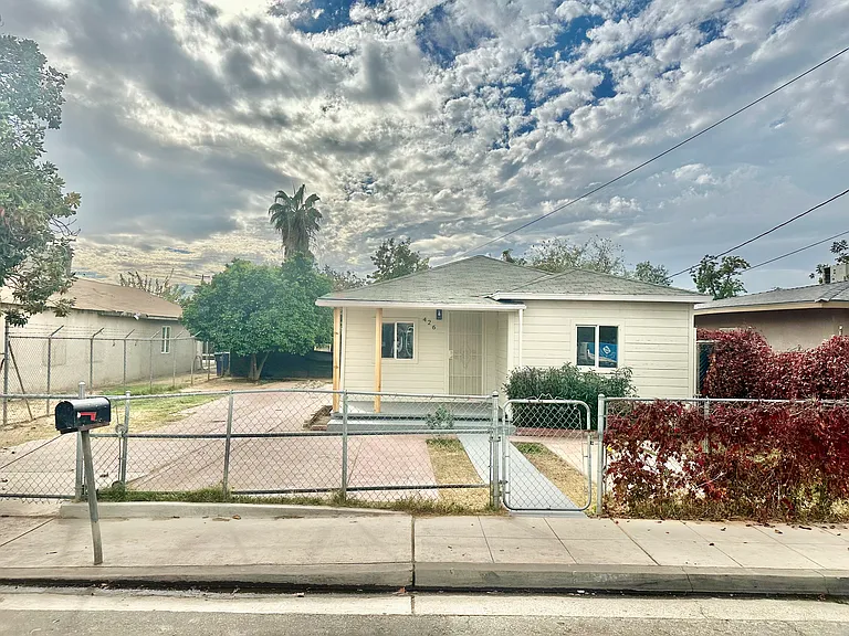 426 Vineyard Ave — Photo 3