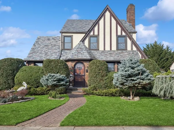 70 Sycamore Street, West Hempstead, NY 11552