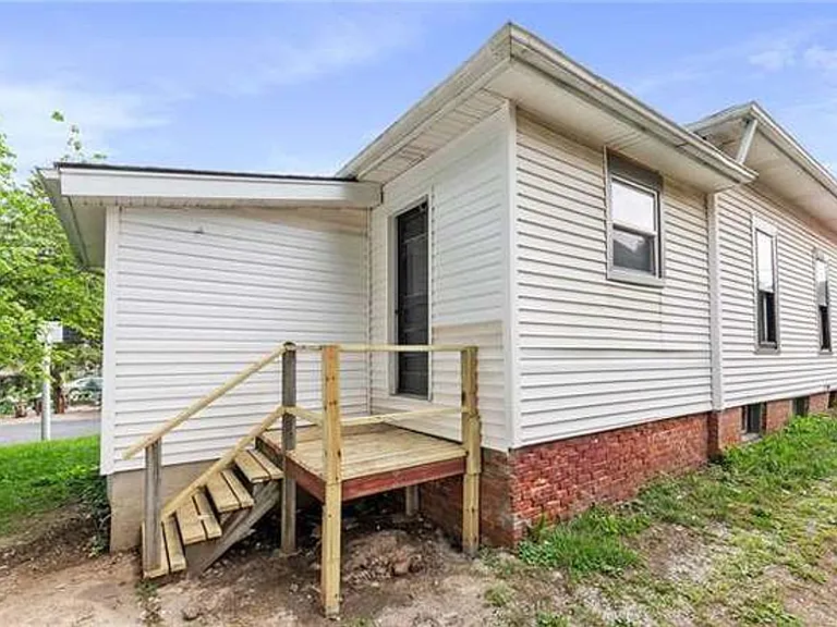 1106 N Osage St — Photo 22