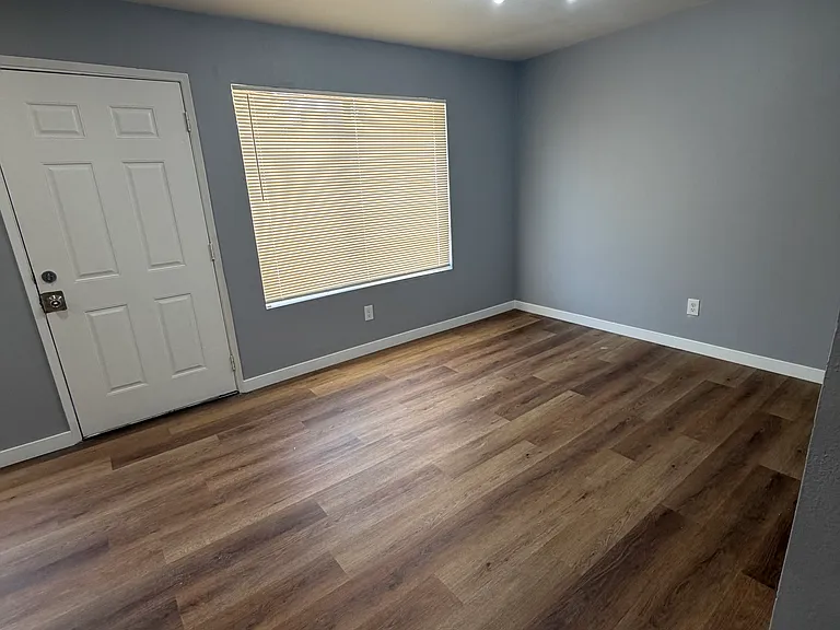 2905 La Costa St #D — Photo 10