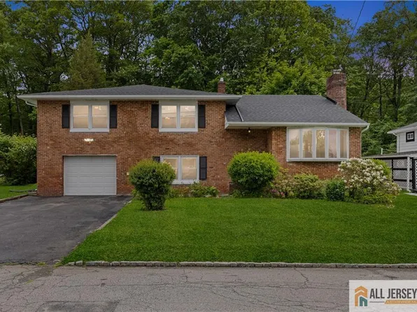 11 Amendola Dr, Netcong, NJ 07857