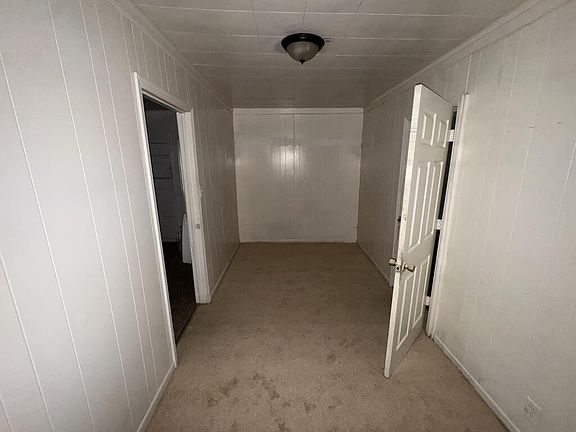 4th image of 716 Poplar Springs Rd