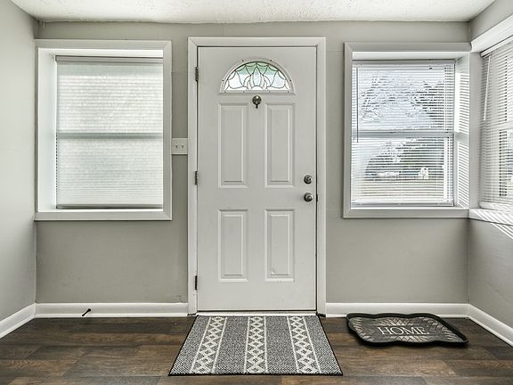 3rd image of 445 N Eaton Ave