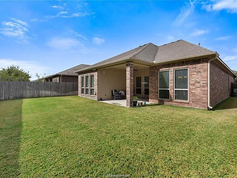 2523 Warkworth Ln — Photo 5