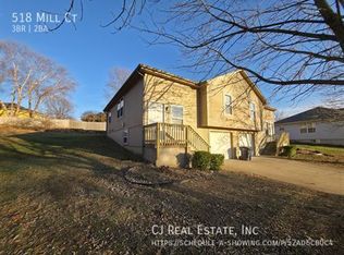 518 NW Mill Ct, Blue Springs, MO 64015
