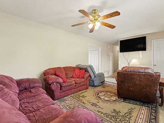 5th image of 15401 Dunn Rd