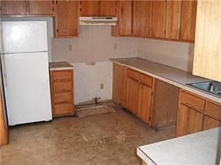 3rd image of 402 N Quincy Ave