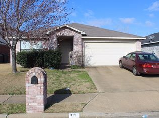 305 Stoneridge Dr, Mesquite, TX 75149