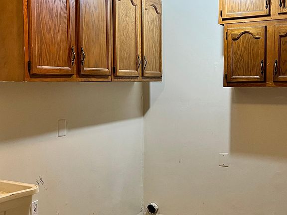 4th image of 25826 Lawn St