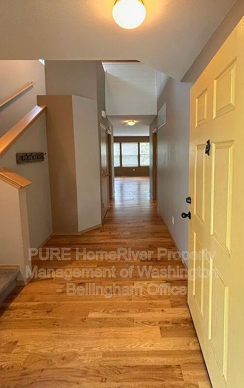 3 bed, 2.5 bath, 1712 sqft, $2,545 — Photo 3