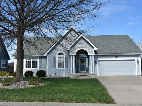 3800 Richmond Dr, Leavenworth, KS 66048